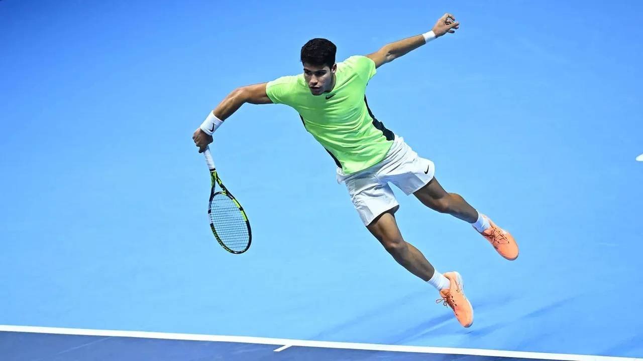 ATP年终总决赛：阿卡2比0胜卢布列夫，保留晋级希望，后者提前出局